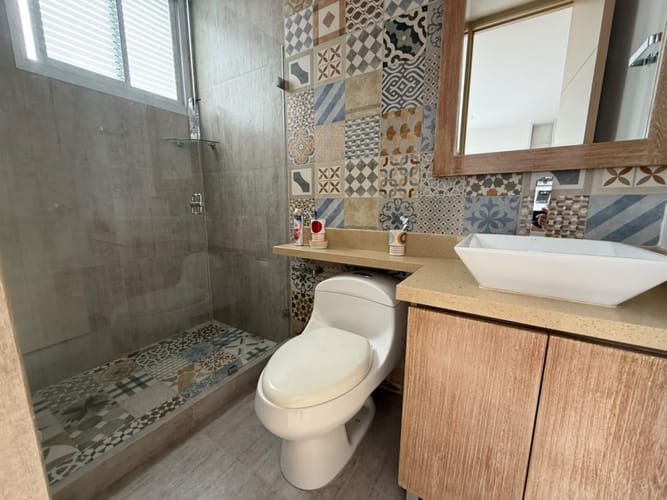 Apartamento de 2 alcobas en venta en El Poblado, Medellín, 117 m² · foto 15 de 16