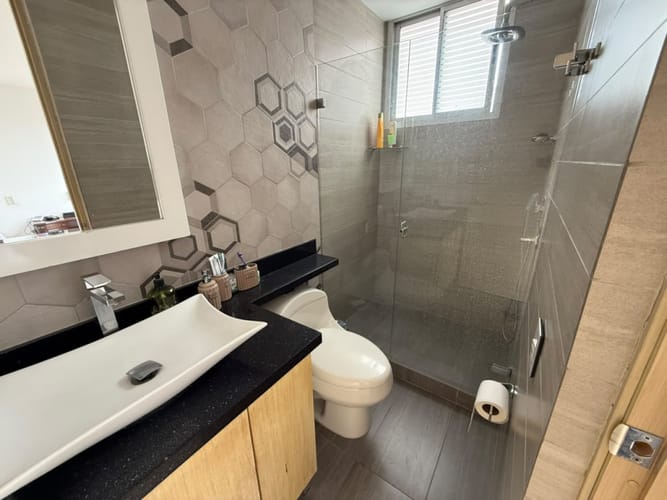 Apartamento de 2 alcobas en venta en El Poblado, Medellín, 117 m² · foto 16 de 16