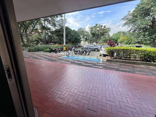 Local en venta en Suramericana, Medellín, 40 m² · foto 2 de 9