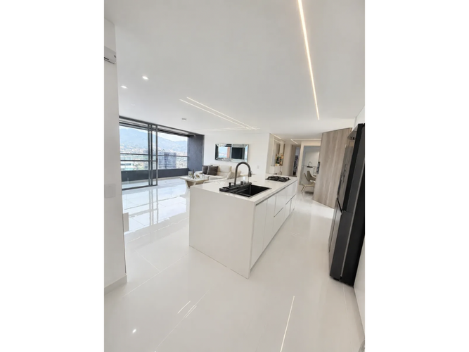 Apartamento de 3 alcobas en venta en El Poblado, Medellín, 119 m² · foto 1 de 13