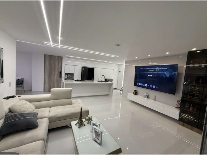 Apartamento de 3 alcobas en venta en El Poblado, Medellín, 119 m² · foto 2 de 13