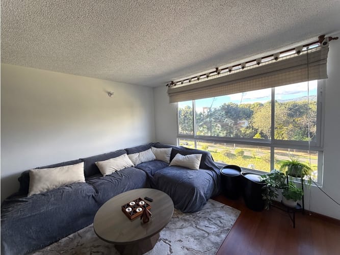 Apartamento de 3 alcobas en venta en Cedritos, Bogotá, 90 m² · foto 3 de 19