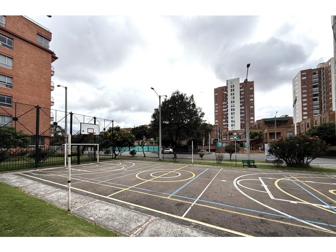 Apartamento de 3 alcobas en venta en Cedritos, Bogotá, 90 m² · foto 16 de 19