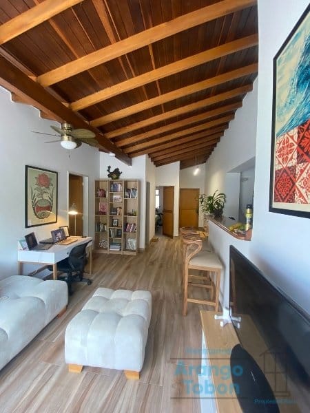Apartamento de 2 alcobas en venta en La Castellana, Medellín, 65 m² · foto 3 de 15
