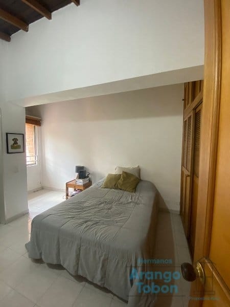 Apartamento de 2 alcobas en venta en La Castellana, Medellín, 65 m² · foto 8 de 15
