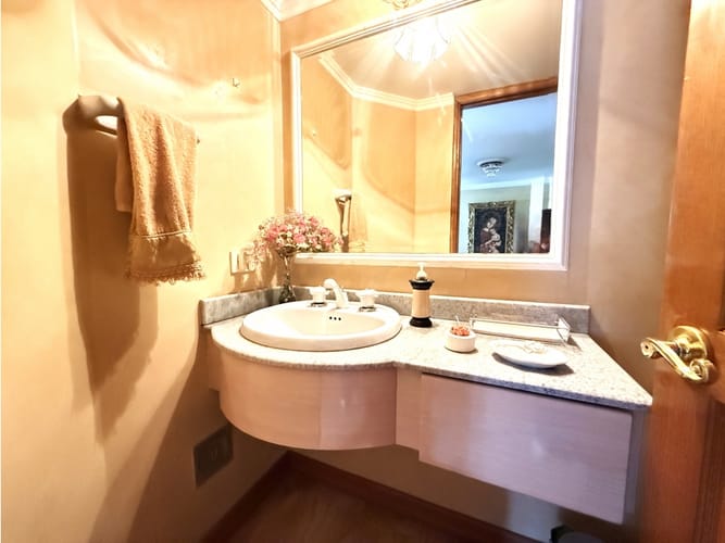 Apartamento de 3 alcobas en venta en Santa Ana Oriental, Bogotá, 200 m² · foto 4 de 24
