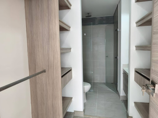 Apartamento en arriendo en Castropol, Medellín · foto 8 de 18