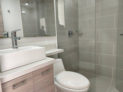 Apartamento en arriendo en Castropol, Medellín · foto 9 de 18