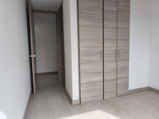 Apartamento en arriendo en Castropol, Medellín · foto 11 de 18