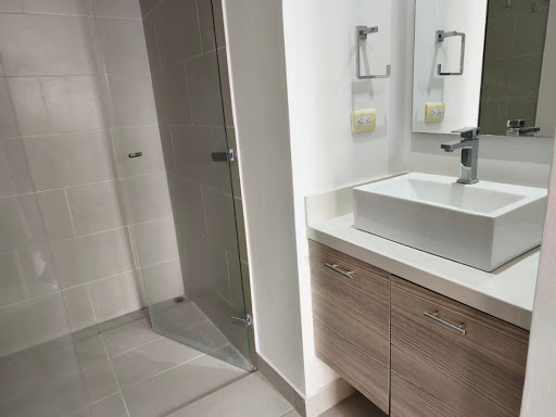 Apartamento en arriendo en Castropol, Medellín · foto 13 de 18