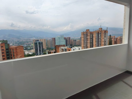 Apartamento en arriendo en Castropol, Medellín · foto 14 de 18