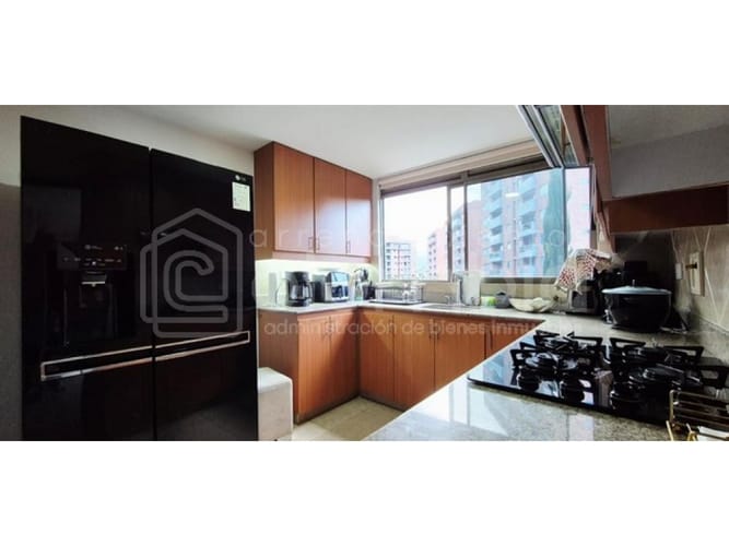 Casa de 3 alcobas en venta en Montessori, Envigado, 164 m² · foto 2 de 12