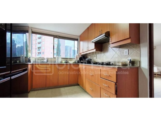 Casa de 3 alcobas en venta en Montessori, Envigado, 164 m² · foto 3 de 12