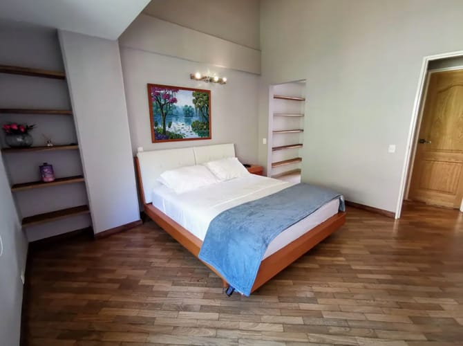 Apartamento de 1 alcoba en venta en El Poblado, Medellín, 104 m² · foto 5 de 9