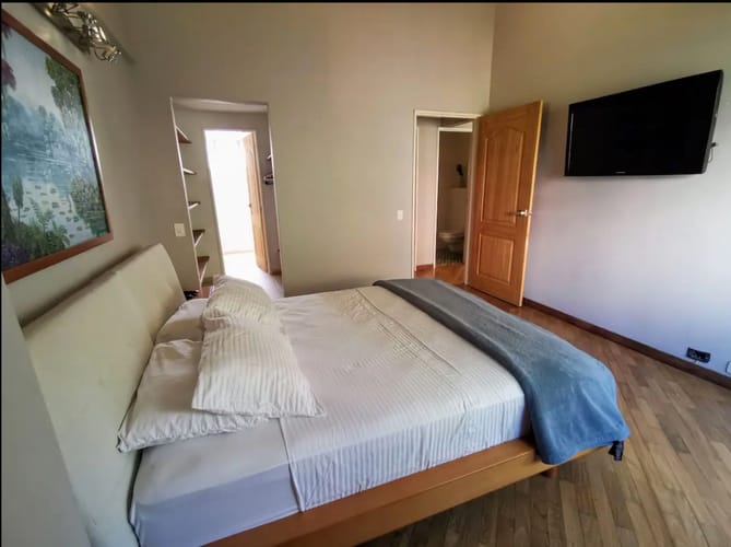 Apartamento de 1 alcoba en venta en El Poblado, Medellín, 104 m² · foto 8 de 9