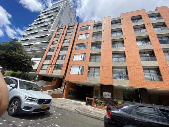 Apartamento de 3 alcobas en venta en Pardo Rubio, Bogotá, 73 m² · foto 2 de 10