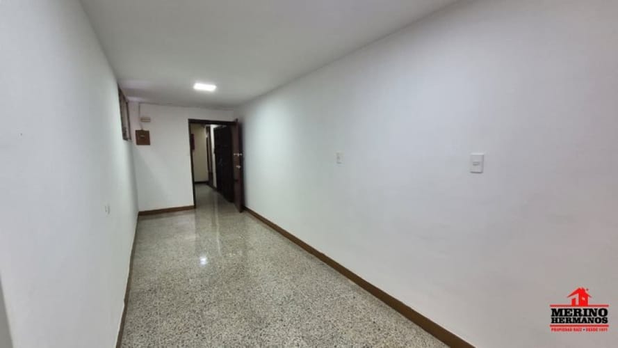 Oficina en arriendo en La Candelaria, Medellín, 35 m² · foto 2 de 18