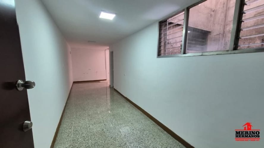 Oficina en arriendo en La Candelaria, Medellín, 35 m² · foto 3 de 18