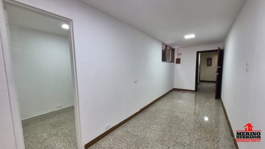 Oficina en arriendo en La Candelaria, Medellín, 35 m² · foto 5 de 18