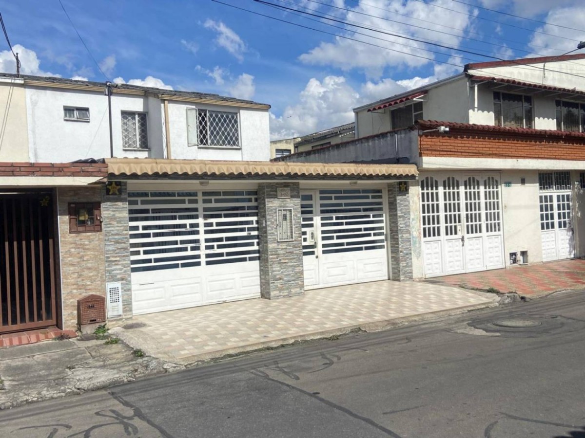 Casa en venta en Marsella, Bogotá · foto 2 de 24