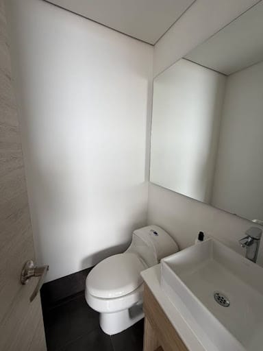 Apartamento de 1 alcoba en arriendo en Los Balsos, Medellín, 75 m² · foto 7 de 8