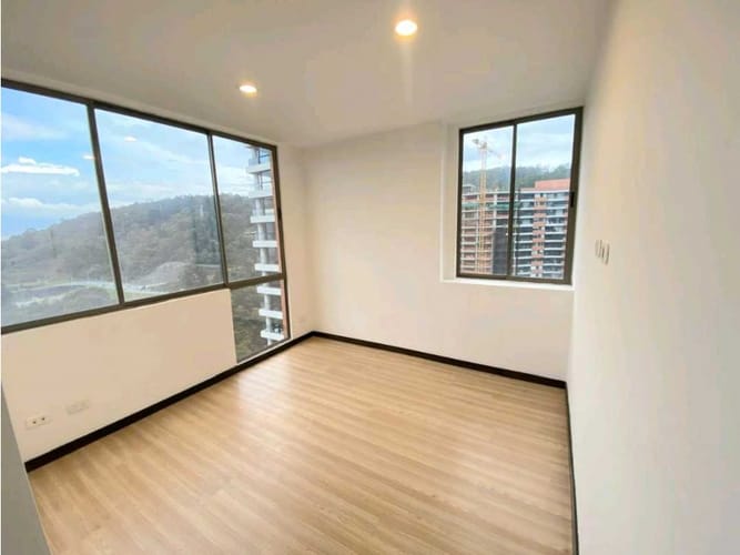 Apartamento de 4 alcobas en venta en Altos Del Poblado, Medellín, 163 m² · foto 15 de 24