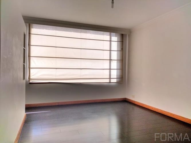 Apartamento de 3 alcobas en venta en Santa Barbara Occidental, Bogotá, 139 m² · foto 4 de 20