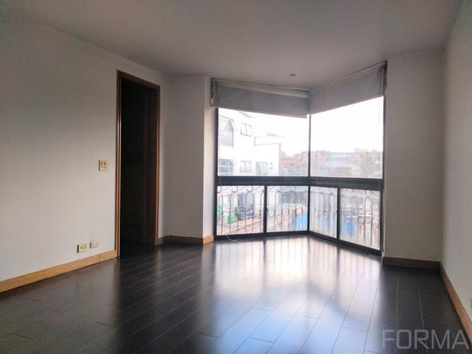 Apartamento de 3 alcobas en venta en Santa Barbara Occidental, Bogotá, 139 m² · foto 7 de 20