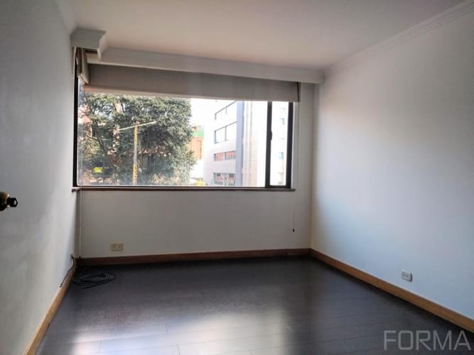 Apartamento de 3 alcobas en venta en Santa Barbara Occidental, Bogotá, 139 m² · foto 9 de 20