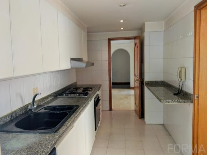 Apartamento de 3 alcobas en venta en Santa Barbara Occidental, Bogotá, 139 m² · foto 18 de 20