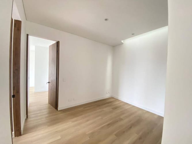 Apartamento de 3 alcobas en venta en Chicó Navarra, Bogotá, 170 m² · foto 19 de 22