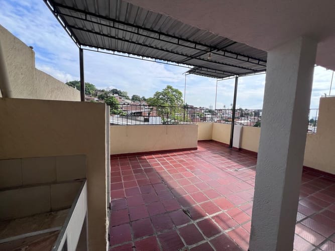 Casa de 5 alcobas en venta en San Cayetano, Cali, 158 m² · foto 9 de 11