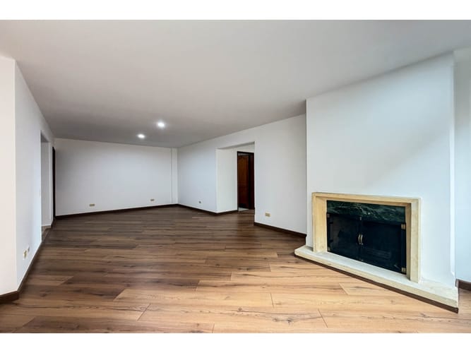 Apartamento de 3 alcobas en venta en Santa Barbara, Bogotá, 115 m² · foto 3 de 17
