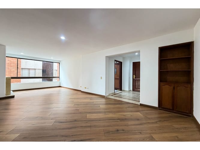 Apartamento de 3 alcobas en venta en Santa Barbara, Bogotá, 115 m² · foto 4 de 17