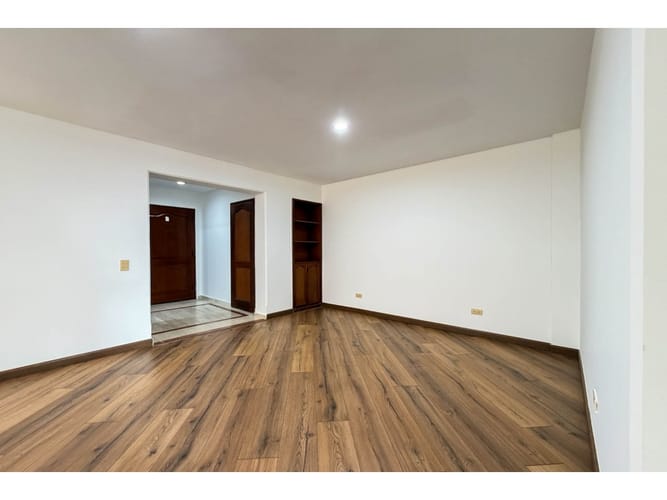 Apartamento de 3 alcobas en venta en Santa Barbara, Bogotá, 115 m² · foto 5 de 17