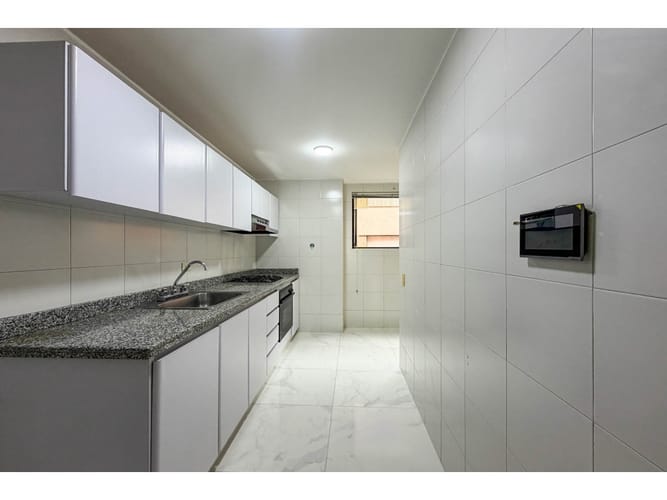 Apartamento de 3 alcobas en venta en Santa Barbara, Bogotá, 115 m² · foto 6 de 17