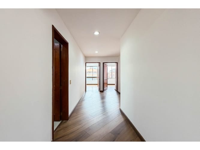 Apartamento de 3 alcobas en venta en Santa Barbara, Bogotá, 115 m² · foto 8 de 17