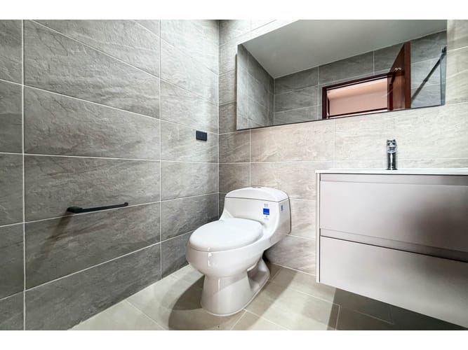 Apartamento de 3 alcobas en venta en Santa Barbara, Bogotá, 115 m² · foto 15 de 17