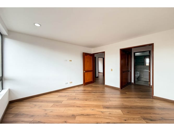 Apartamento de 3 alcobas en venta en Santa Barbara, Bogotá, 115 m² · foto 16 de 17