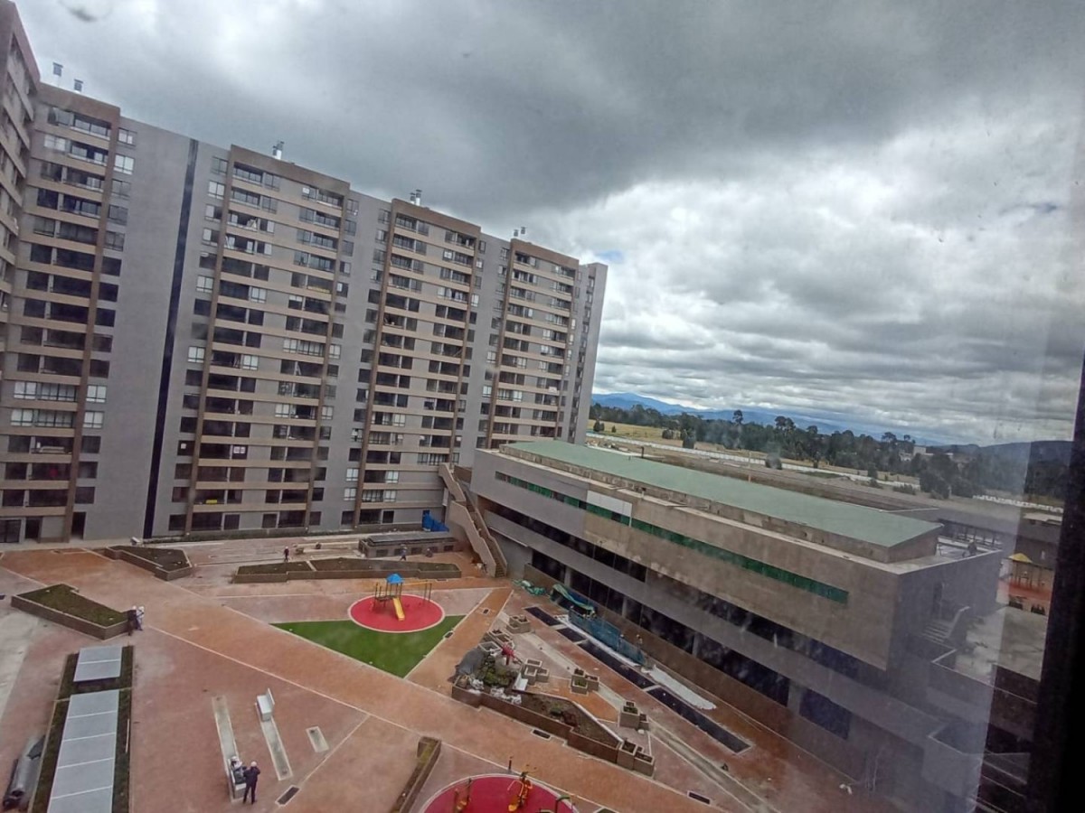 Apartamento en venta en Mazuren, Bogotá · foto 3 de 24