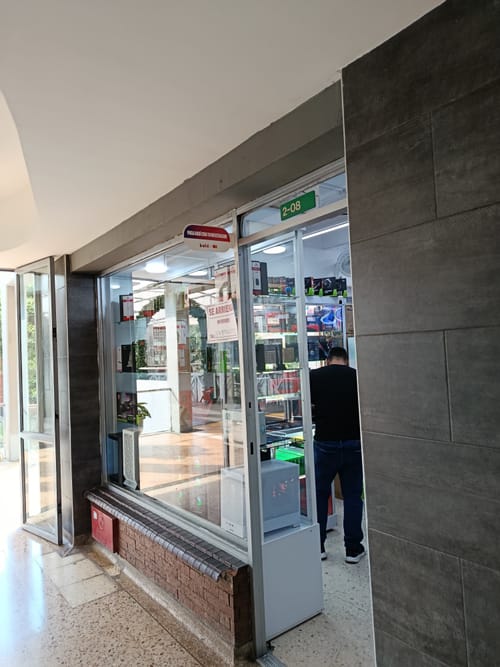 Local en arriendo en San Vicente, Cali, 24 m² · foto 2 de 6
