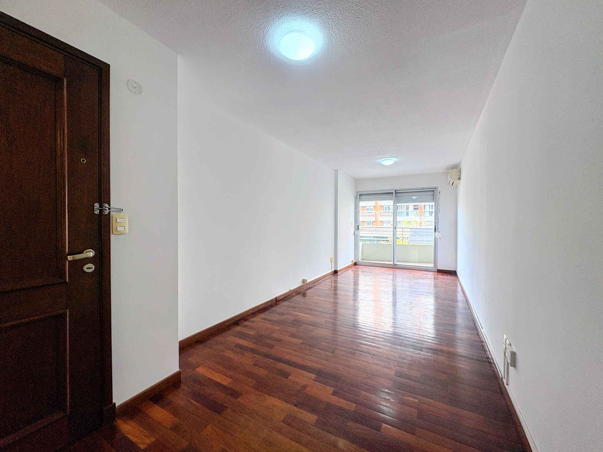 Amplios ambientes, proximo a WTC! · Foto 2