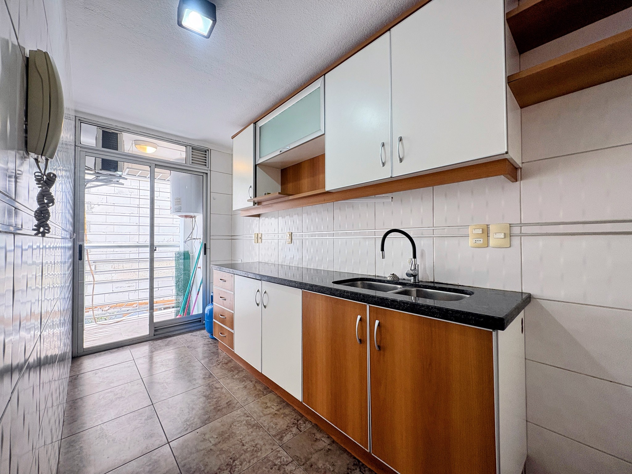 Amplios ambientes, proximo a WTC! · Foto 7