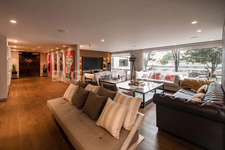 Apartamento de 3 alcobas en venta en La Cabrera, Bogotá, 250 m² · foto 2 de 21