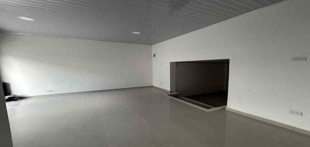Local en arriendo en Sector Lago Uribe, Pereira, 50 m² · foto 4 de 12