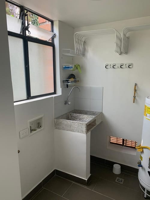 Apartamento de 3 alcobas en venta en La Florida, Medellín, 145 m² · foto 3 de 24