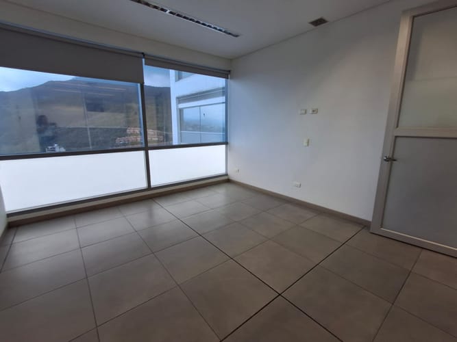 Oficina en venta en Chipichape, Cali, 35 m² · foto 2 de 13