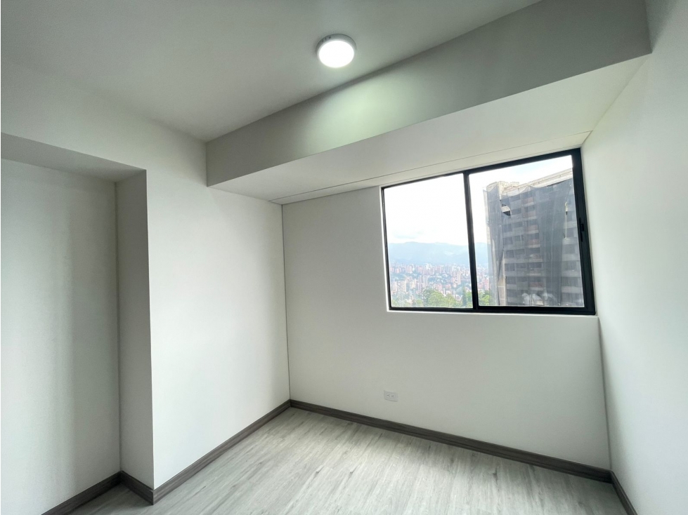 Apartamento en arriendo en Altos Del Poblado, Medellín · foto 2 de 17