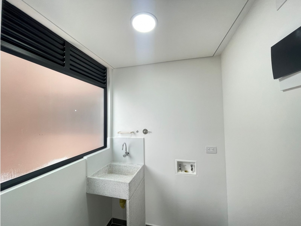 Apartamento en arriendo en Altos Del Poblado, Medellín · foto 5 de 17