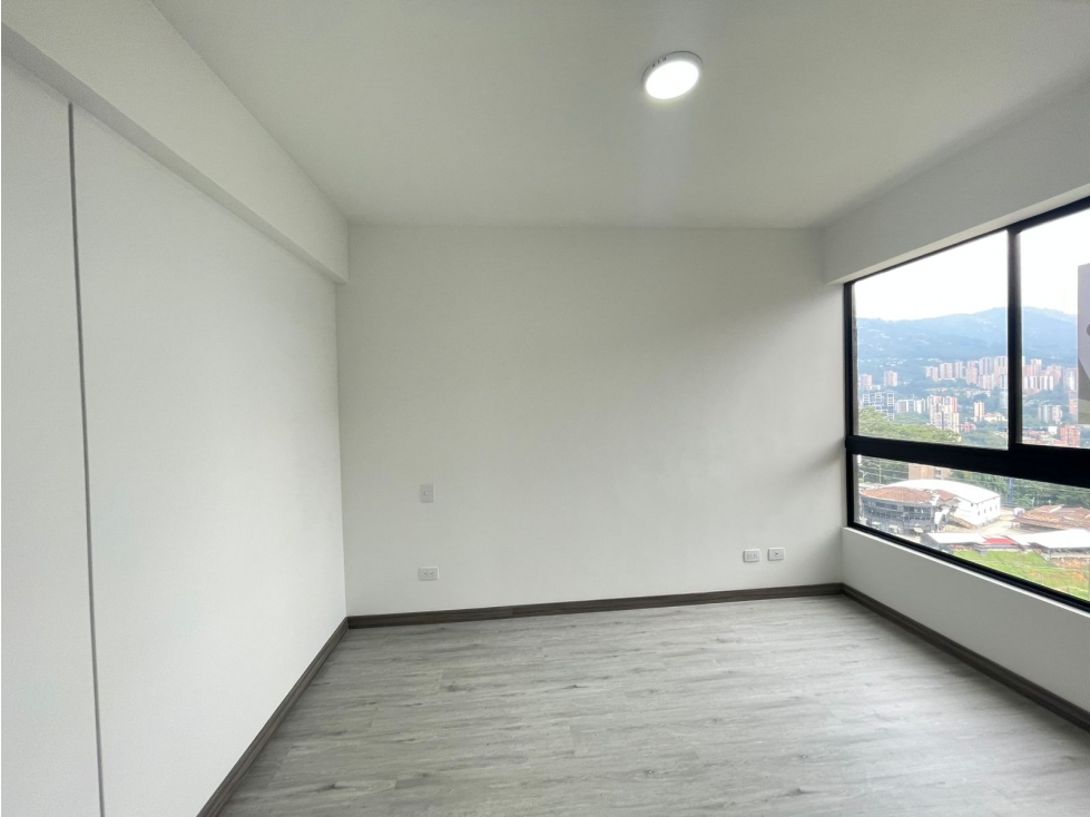 Apartamento en arriendo en Altos Del Poblado, Medellín · foto 14 de 17